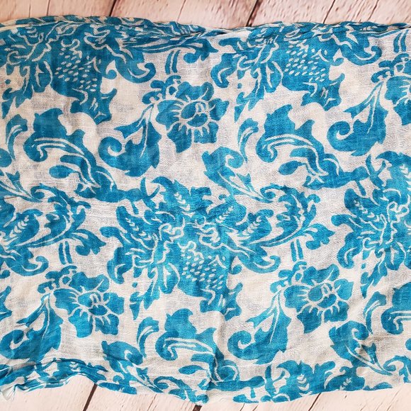 Lightweight Scarf - Picture 10 of 14